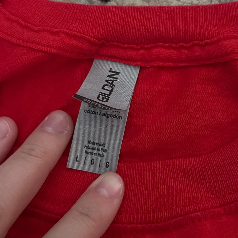 Red tee - Picture 2 of 3